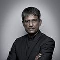 Fotoğraf Adil Hussain