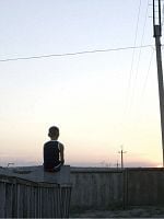 Uzakta Havlayan Köpekler posteri