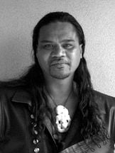 Lawrence Makoare'un fotoğrafi