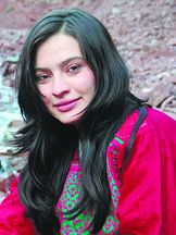 Marina Golbahari'un fotoğrafi