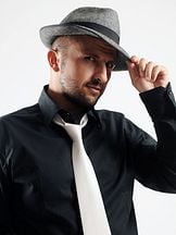 Okan Metin'un fotoğrafi