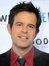 Charles Agron'un fotoğrafi