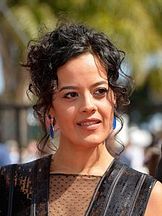 Maeve Jinkings'un fotoğrafi