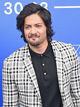 Ali Fazal'un fotoğrafi