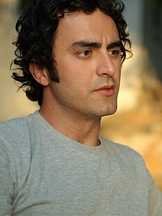 Burak Üzümkesici'un fotoğrafi