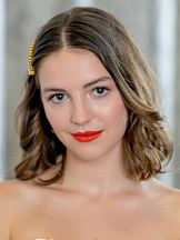 Ella Hunt'un fotoğrafi