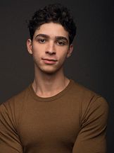 Isaac Powell'un fotoğrafi