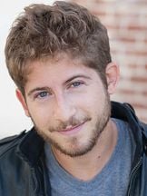 Alex D. Linz'un fotoğrafi