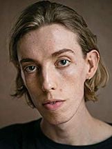 Harry Trevaldwyn'un fotoğrafi