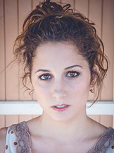 Blu Yoshimi'un fotoğrafi