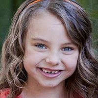 Fotoğraf Caitlin Carmichael