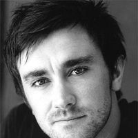 Fotoğraf Josh McConville