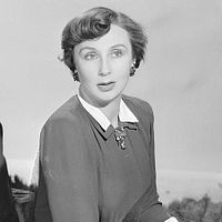 Fotoğraf Googie Withers