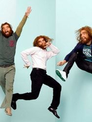 Cavemen Sezon 1 posteri