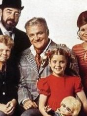 Family Affair Sezon 5 posteri