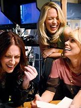 In The Motherhood Sezon 1 posteri