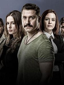 Kara Kutu Sezon 1 posteri