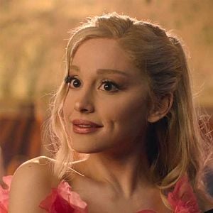 Fotoğraf Ariana Grande