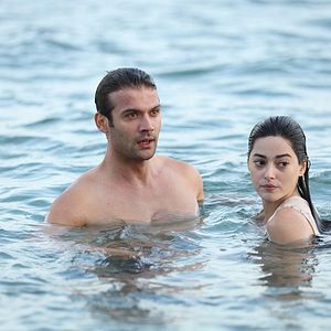 Fotoğraf Aynadaki Yabancı