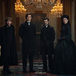 Fotoğraf Louis Partridge