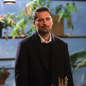 Fotoğraf Aynadaki Yabancı