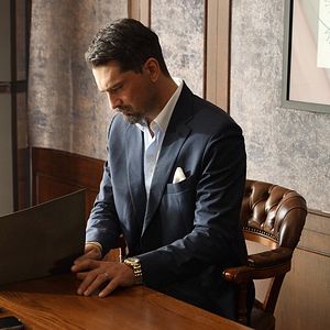 Fotoğraf Aynadaki Yabancı