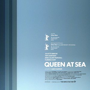 Fotoğraf Queen At Sea
