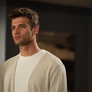 Fotoğraf Aynadaki Yabancı