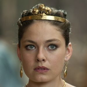 Fotoğraf Alexa Davalos