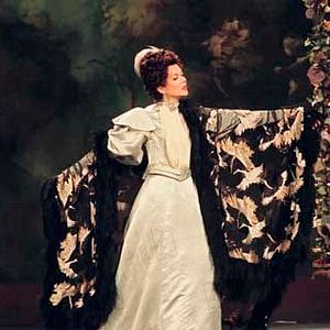 Fotoğraf Being Julia