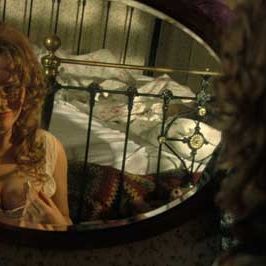 Fotoğraf Angeline Ball