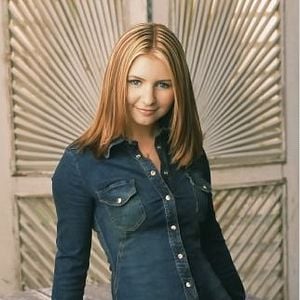 Fotoğraf Beverley Mitchell
