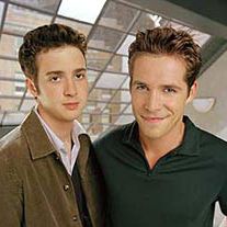 Fotoğraf Off Centre