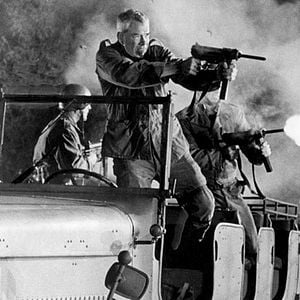 Fotoğraf 12 Kahraman Haydut