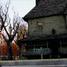 Fotoğraf Canavar Ev