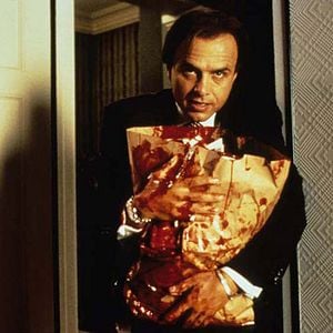 Fotoğraf Tuhaf İlişkiler