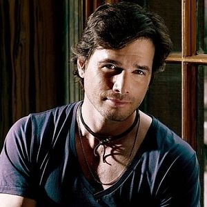 Fotoğraf Matthew Settle