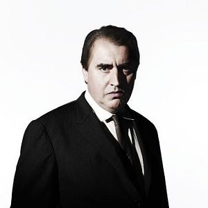 Fotoğraf Alfred Molina