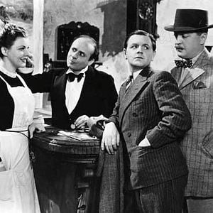 Fotoğraf Basil Radford