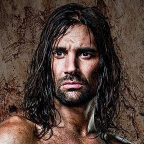 Fotoğraf Manu Bennett