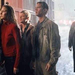 Fotoğraf Asla Yabancılarla Oynama