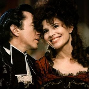 Fotoğraf Gülünç İlişkiler