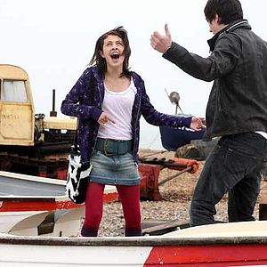 Fotoğraf Angus, Thongs and Perfect Snogging