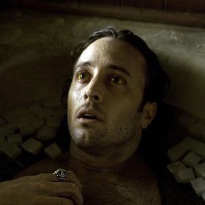 Fotoğraf Alex O'Loughlin