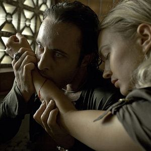 Fotoğraf Alex O'Loughlin