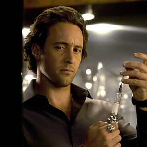 Fotoğraf Alex O'Loughlin