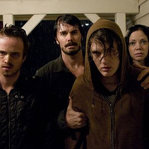 Fotoğraf Soldaki Son Ev