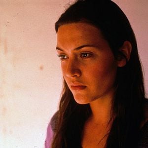 Fotoğraf Gillies MacKinnon