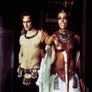 Fotoğraf Lanetliler Kraliçesi