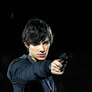 Fotoğraf Devon Bostick